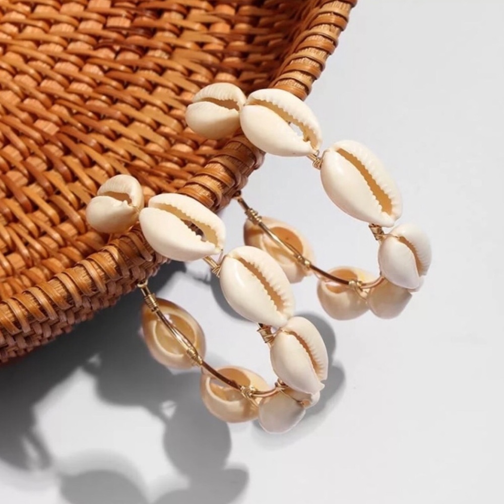 ZARA Seashell Hoop Earrings - NWT